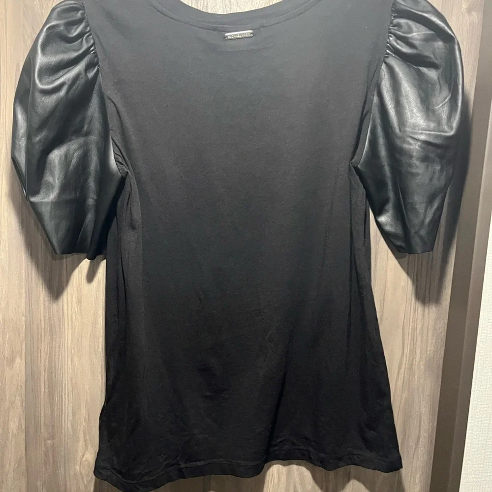 Michael Kors black shirt with faux leather puff sleeves - Picture 4 of 4